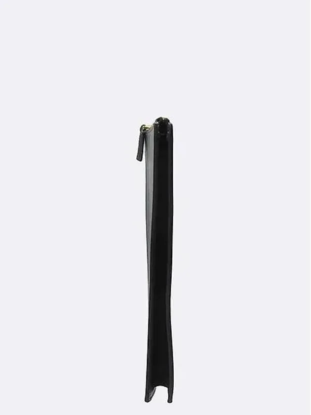 547613 Black leather printed logo decorated strap clutch bag