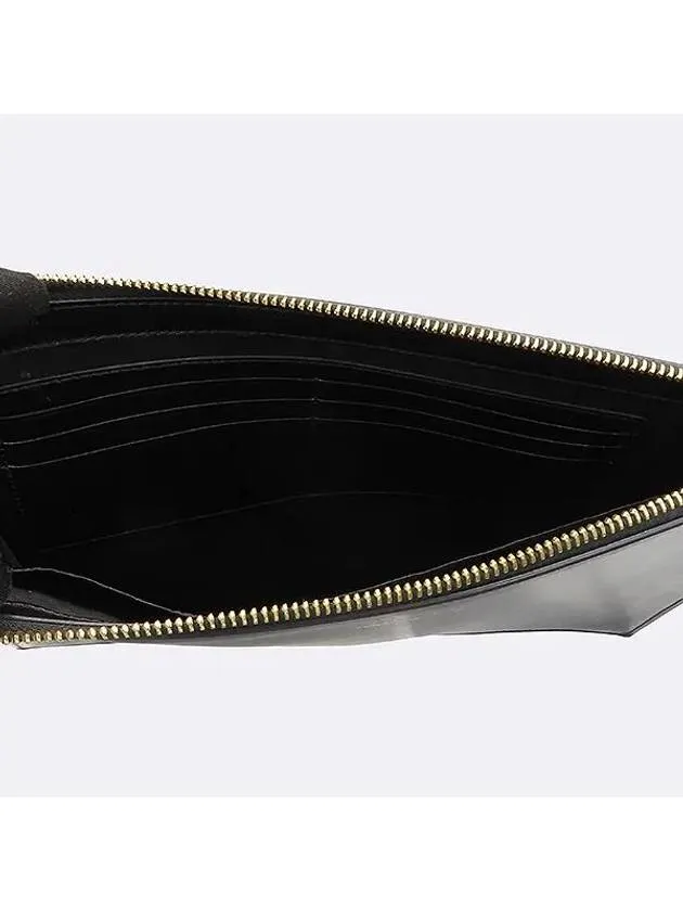 547613 Black leather printed logo decorated strap clutch bag