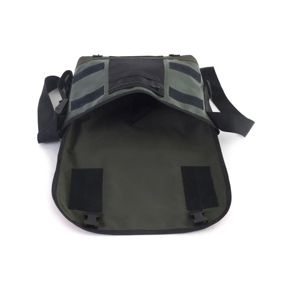 Doer's Messenger Bag in Red & Olive Green [15"compatible]