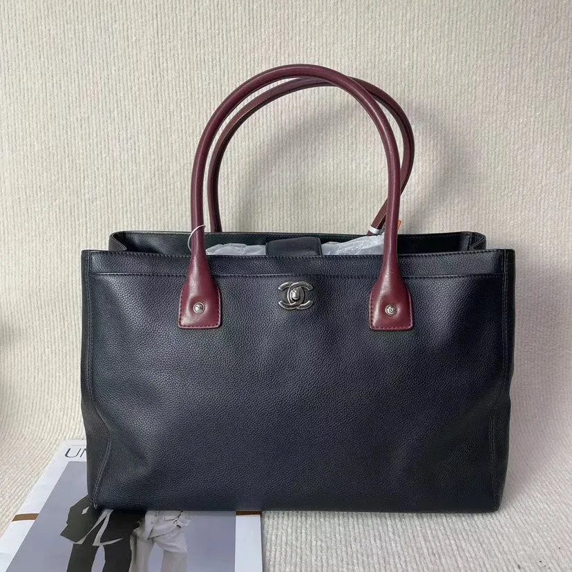 Preloved Chanel Tote Bag 5020714 Black Leather